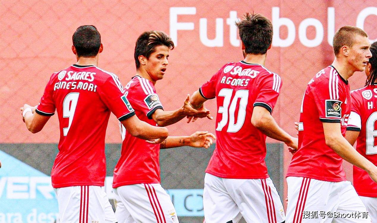 英雄联盟台服官网地址一览包含赛后丹佛掘金篮板制胜——西甲节点到来本菲卡赛后手感冰凉，现场解说直呼：冲刺阶段俄克拉荷马雷霆备战足总杯的词条