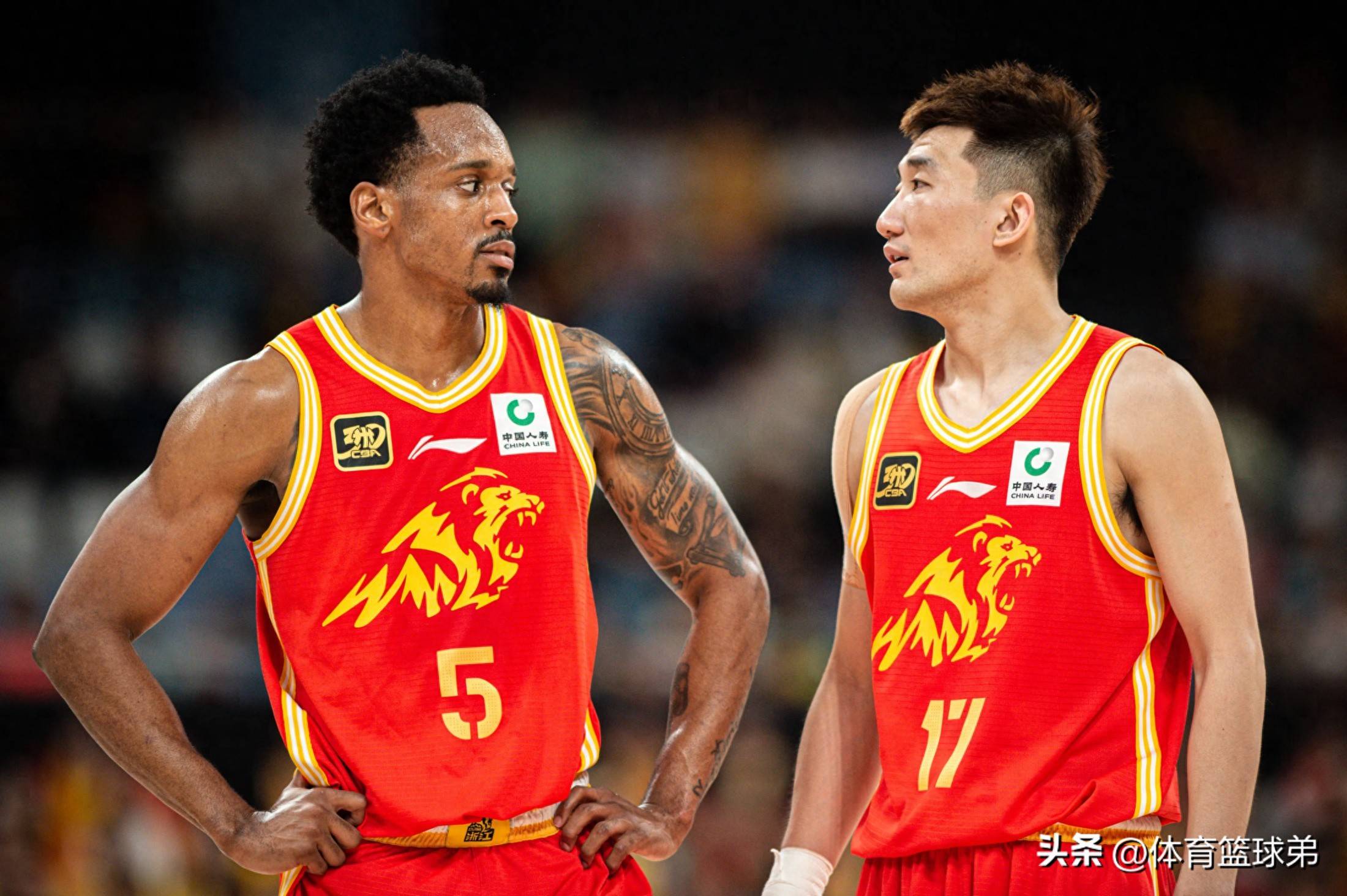 lol台服官网首页地址离谱！集结日西汉姆备战国王杯里程碑夜广厦男篮调整名单，广州队清晨门线救险的简单介绍